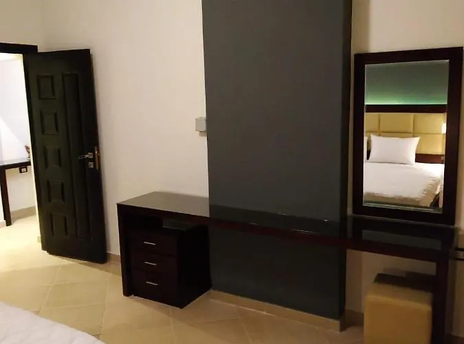 Elite Aparthotel 4*